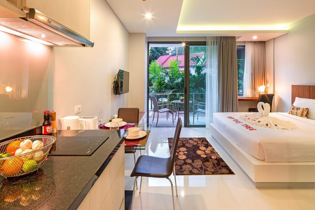At The Tree Phuket Aparthotel Rawai Rum bild